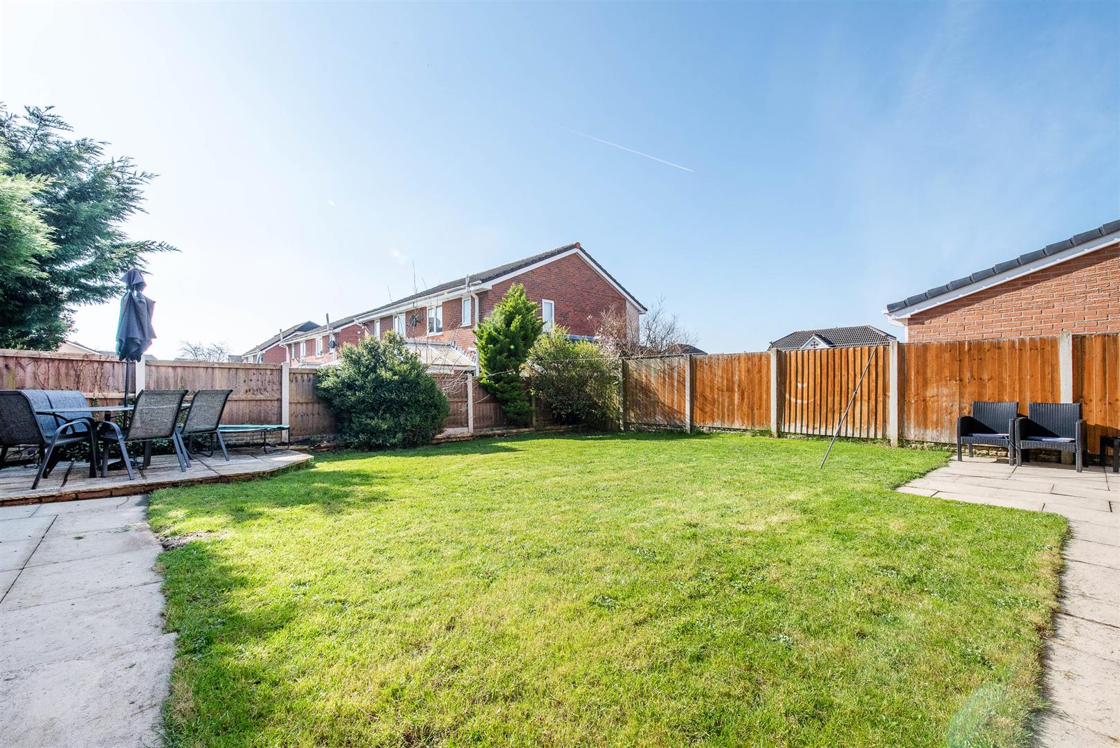 5 bed property in Holland House Road, Preston